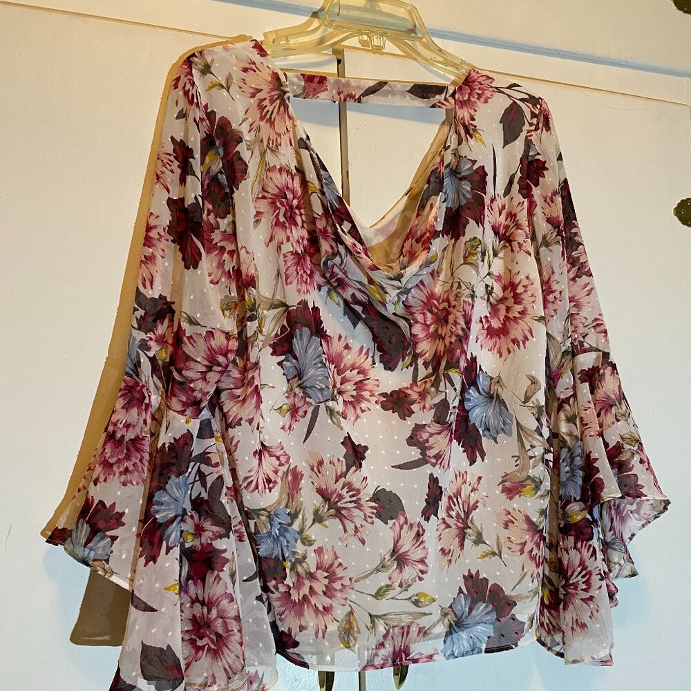 White House Black Market Sheer Floral V Neck Top - Picture 3 of 12